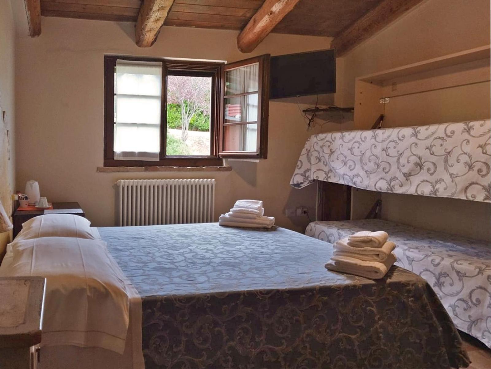 Agri Divin Amore San Costanzo Dış mekan fotoğraf