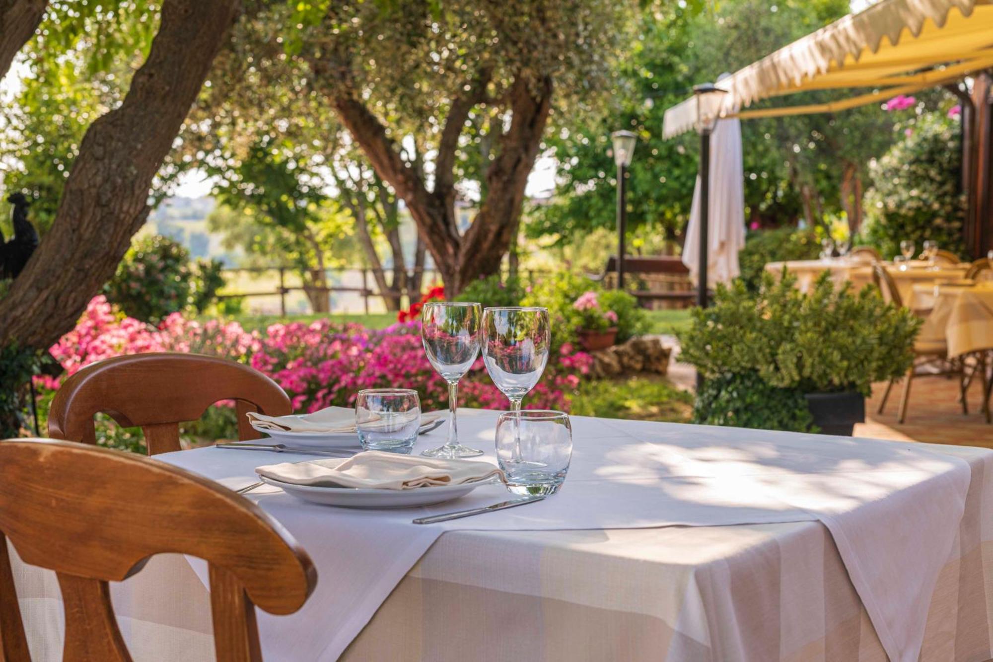 Agri Divin Amore San Costanzo Dış mekan fotoğraf