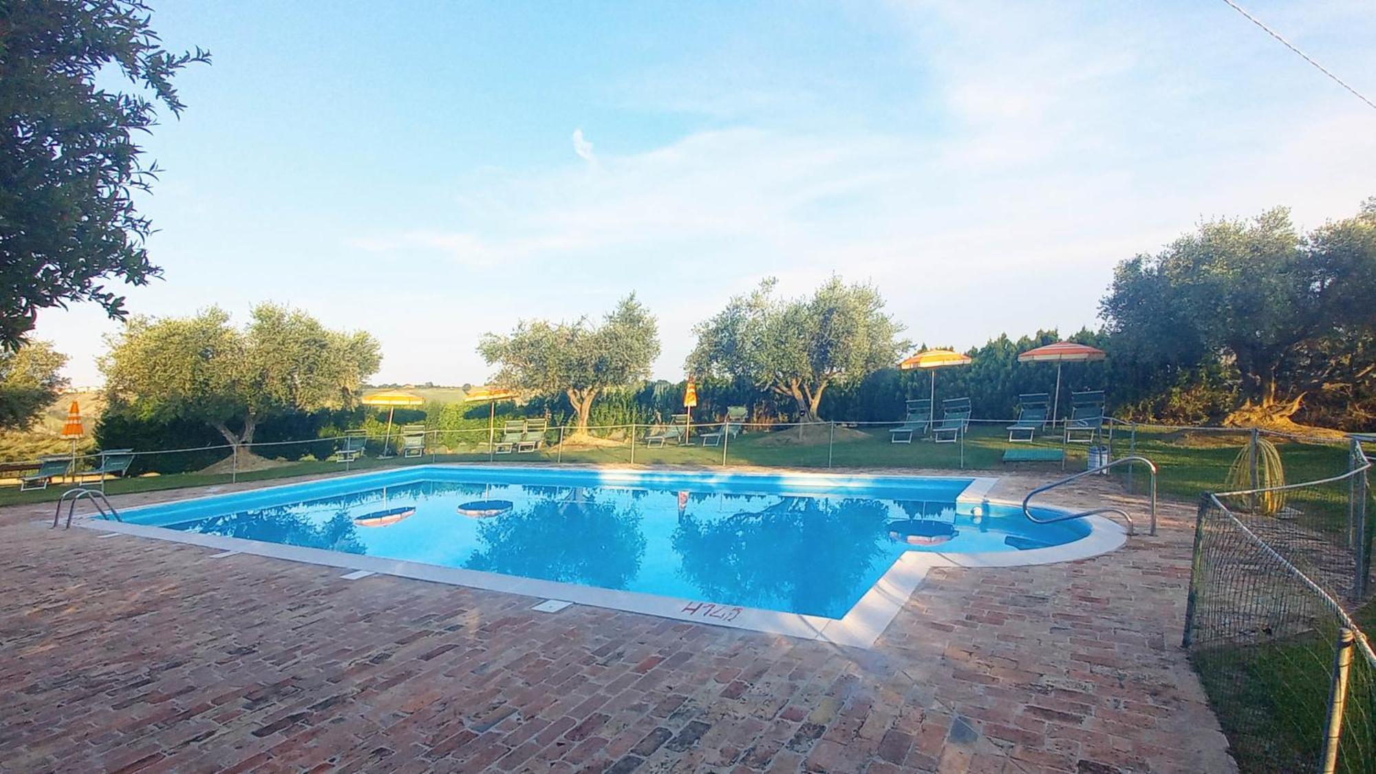 Agri Divin Amore San Costanzo Dış mekan fotoğraf