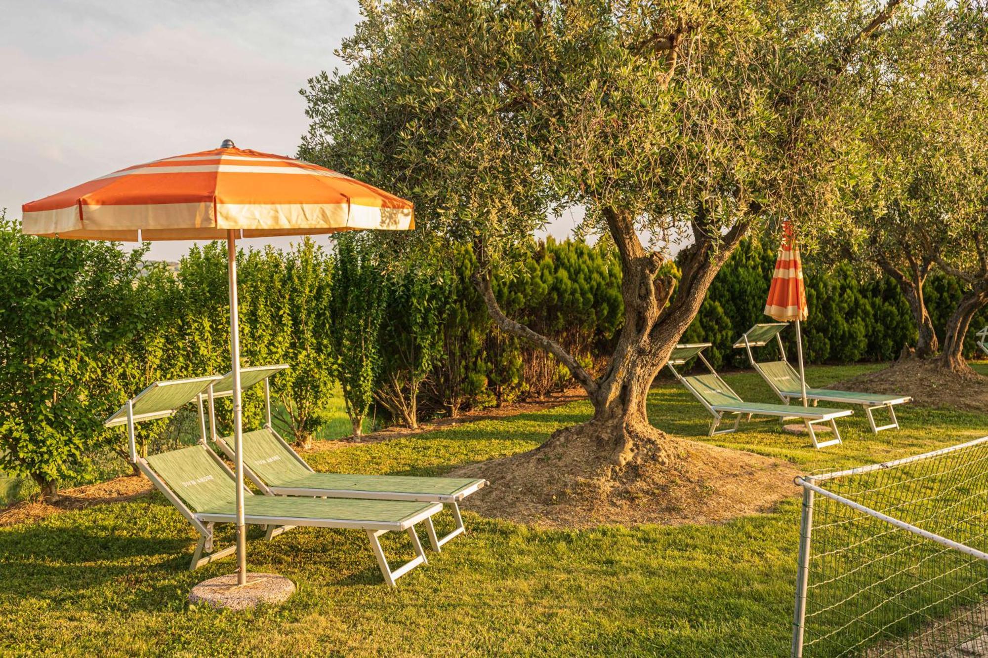 Agri Divin Amore San Costanzo Dış mekan fotoğraf