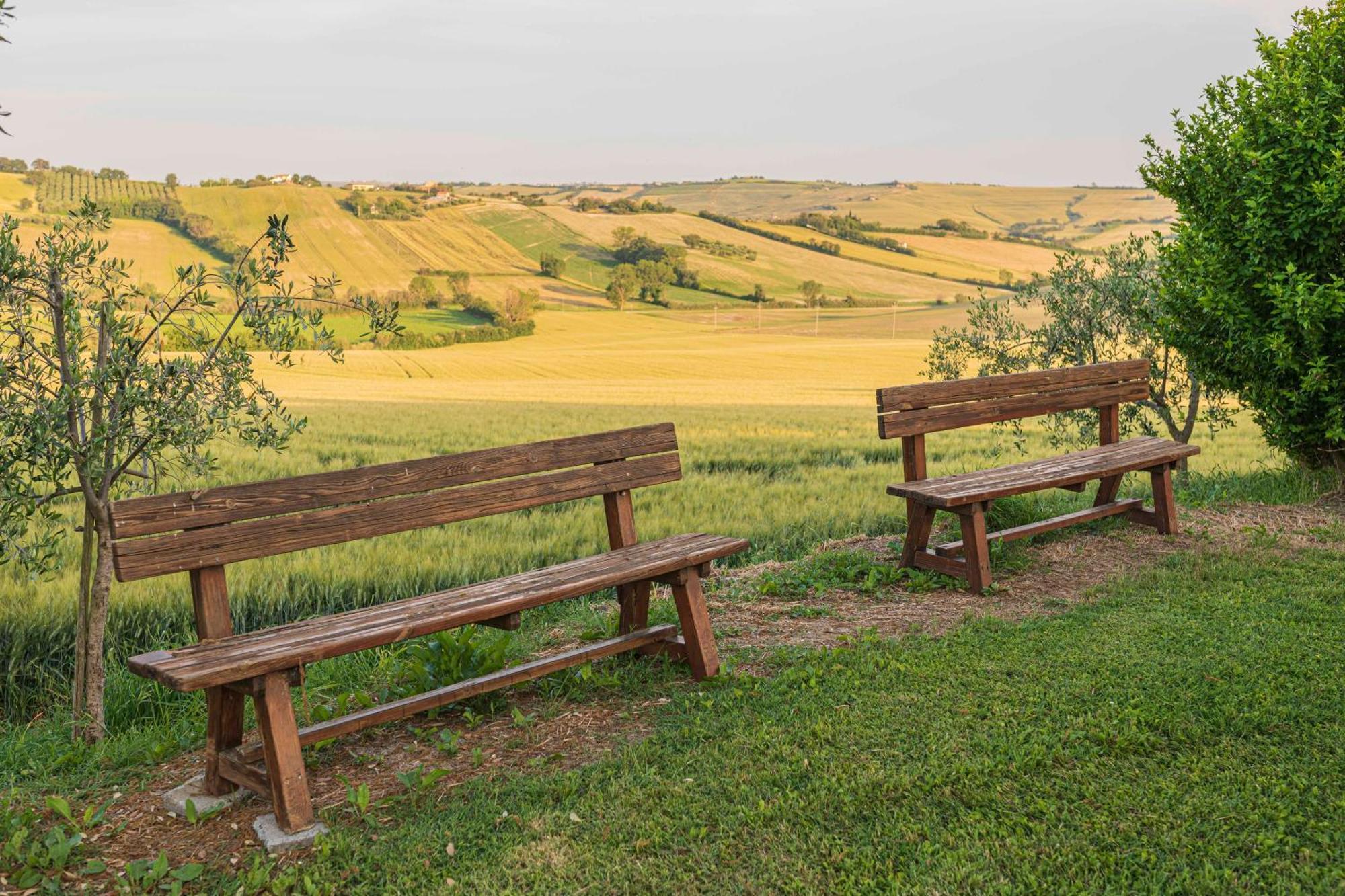 Agri Divin Amore San Costanzo Dış mekan fotoğraf
