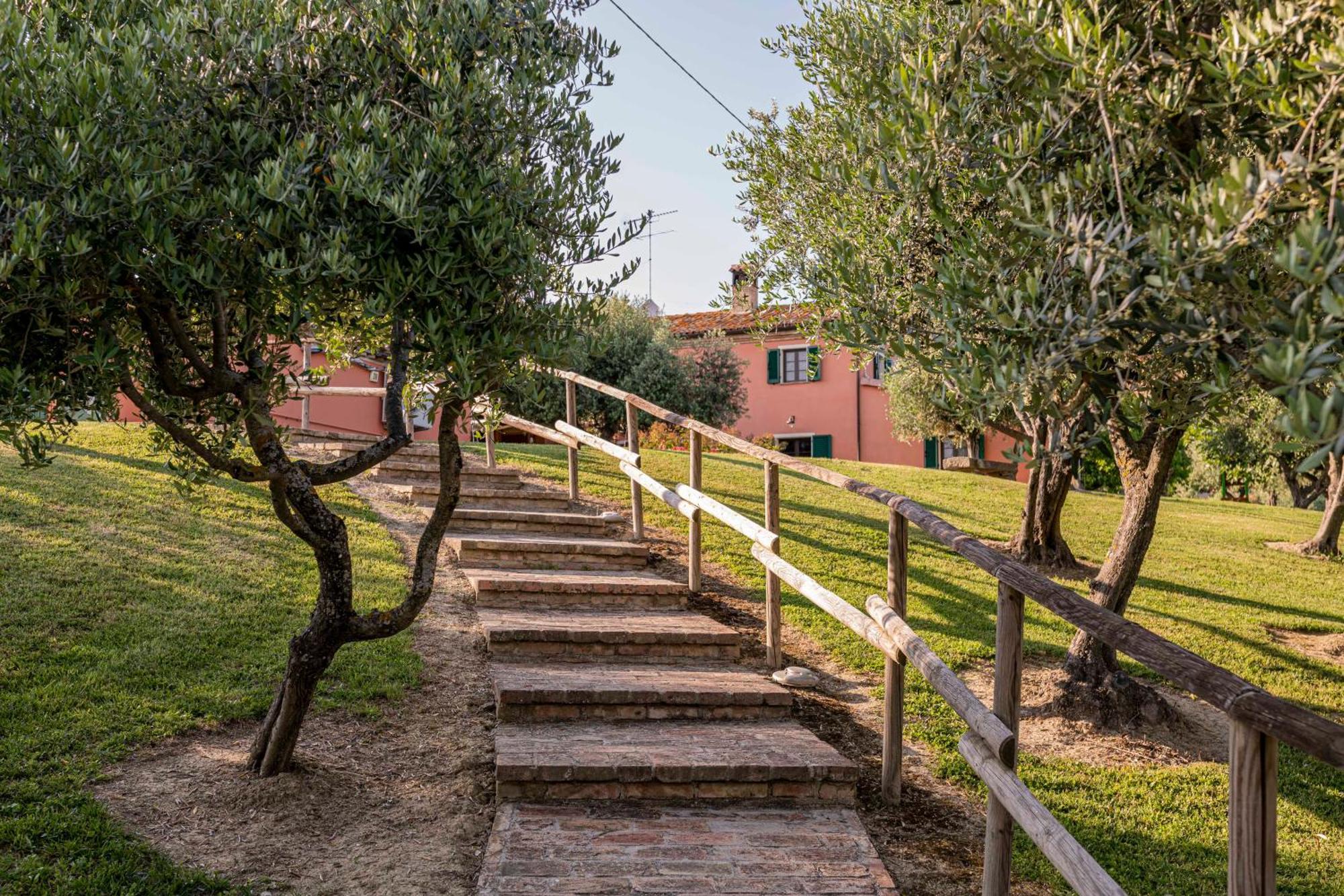 Agri Divin Amore San Costanzo Dış mekan fotoğraf